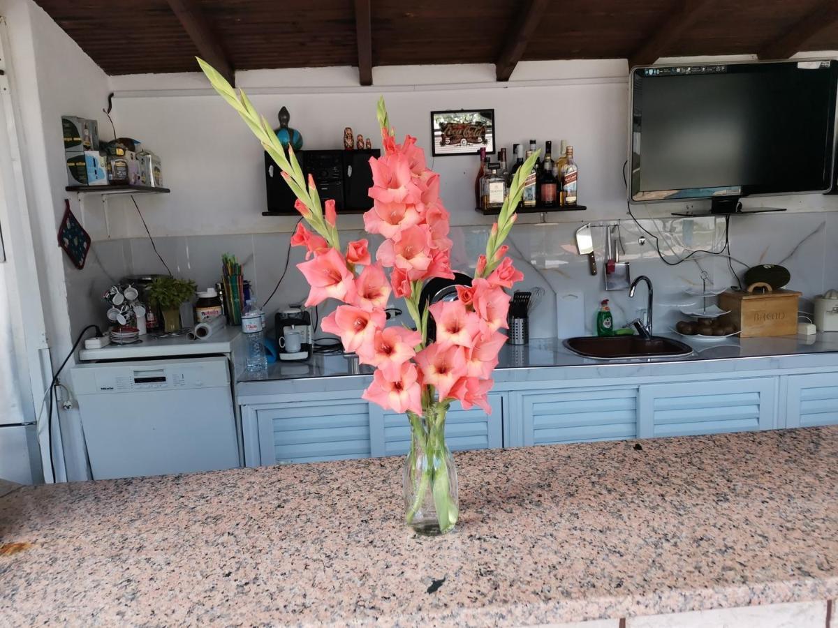Villa Askamnia And Suites นิกิติ ภายนอก รูปภาพ