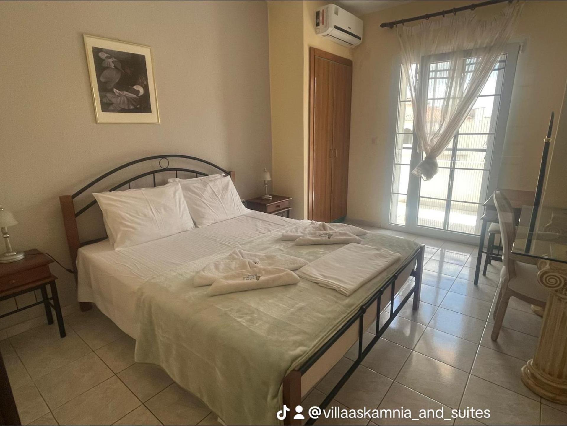 Villa Askamnia And Suites นิกิติ ภายนอก รูปภาพ