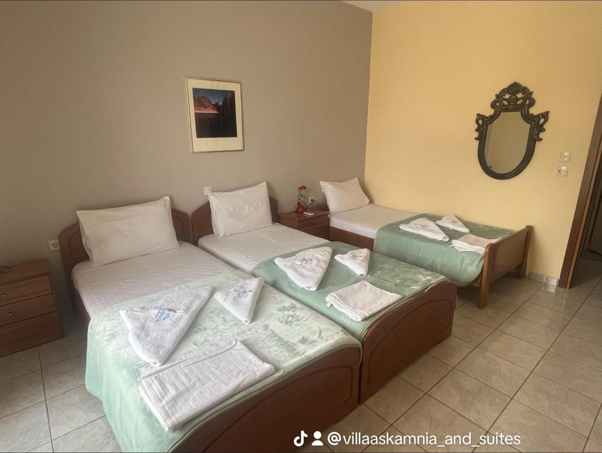 Villa Askamnia And Suites นิกิติ ภายนอก รูปภาพ