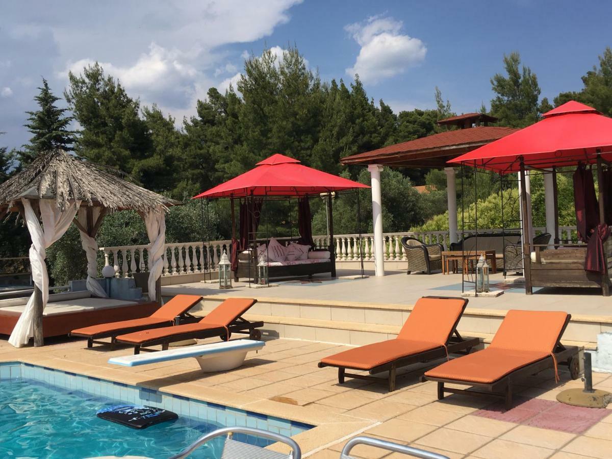 Villa Askamnia And Suites นิกิติ ภายนอก รูปภาพ